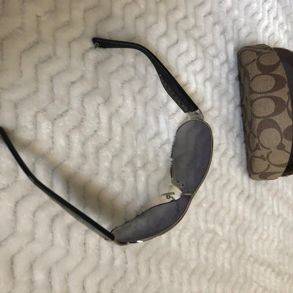 COACH Leanne Chrome Sunglasses with Case- Like New - Picture 2 of 2